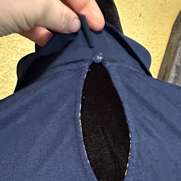 RW&CO Floral Navy and Gold Women's Top - Picture 6 of 8